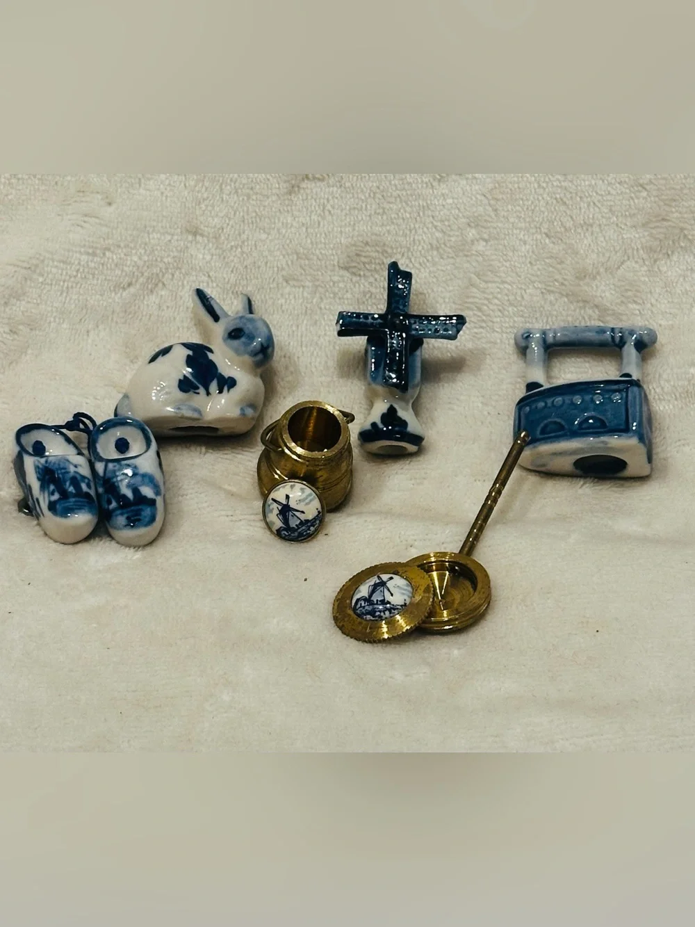 Vintage Lot of 7 Delft Blue & White Pottery Brass Miniatures Figurines Dutch